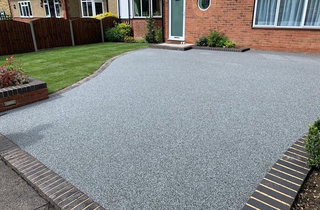 Which Driveway Surface Is Right for You? Resin, Tarmac & Gravel Explained (UK Guide)